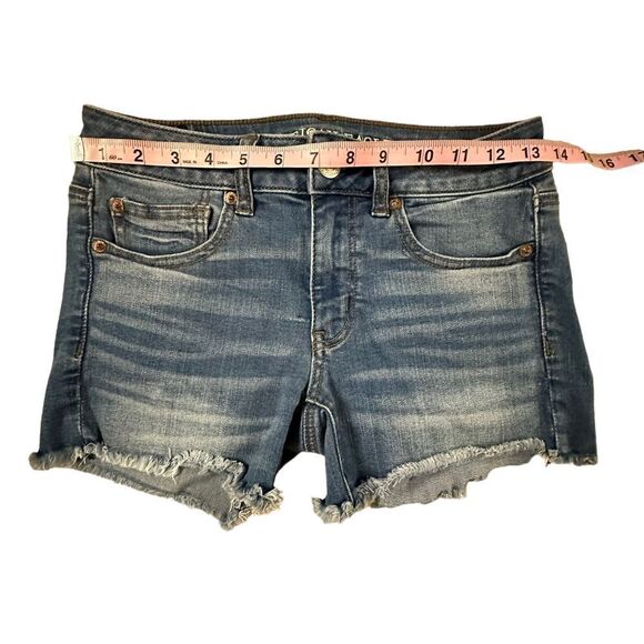 American Eagle ~ Super Stretch Denim Cutoff Shorts ~ size 2 - Picture 3 of 8